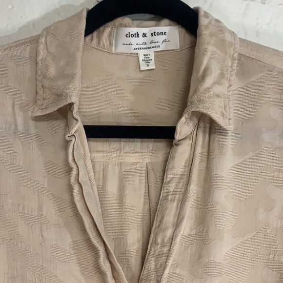 Anthropologie Cloth & Stone Joanie Tie Front Cream Tonal Print Top Sz S - Picture 2 of 4